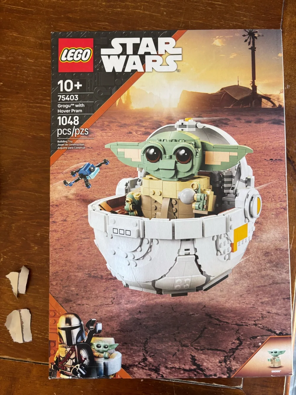 LEGO Star Wars Green, Tan, White Child in Pod Display Set